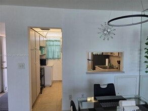 2861 Leonard Dr, Unit F605 in Aventura, FL - Building Photo - Building Photo