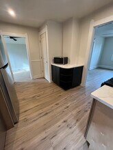 1382 E 43rd St, Unit UPPER in Cleveland, OH - Building Photo - Building Photo