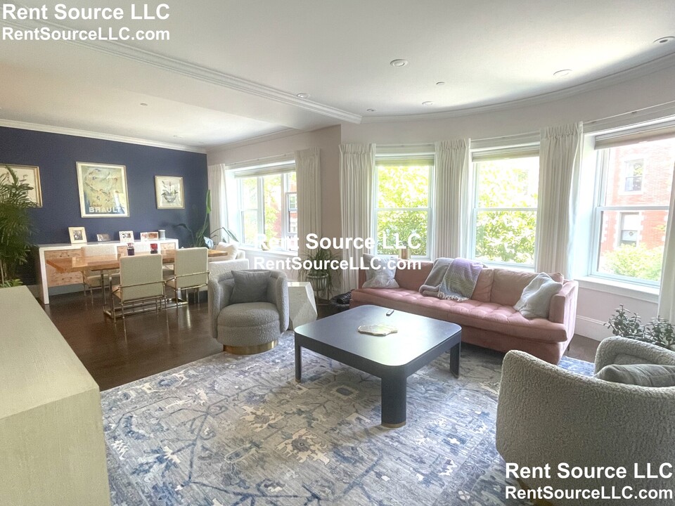 31 Claflin Rd in Brookline, MA - Building Photo