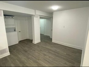 15 Goundry Cres in Kitchener, ON - Building Photo - Building Photo