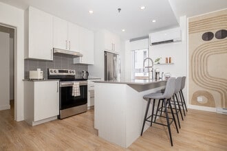 Loggia Saint-Lambert in St-Lambert, QC - Building Photo - Building Photo