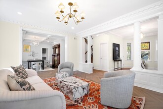 56 Drake Rd in Scarsdale, NY - Building Photo - Building Photo