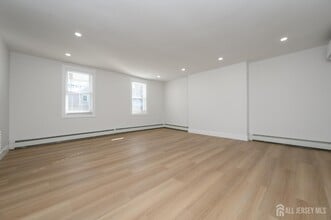 8 Orchard St in Matawan, NJ - Building Photo - Building Photo