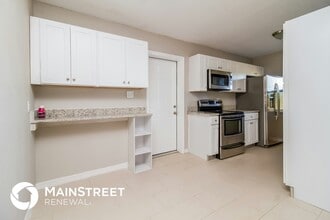 579 N Lake Ave in Apopka, FL - Building Photo - Building Photo