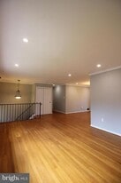 102 Yeonas Dr SE in Vienna, VA - Building Photo