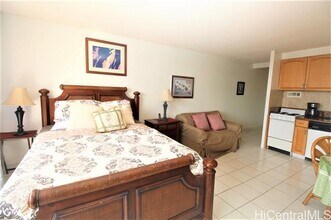 364 Seaside Ave in Honolulu, HI - Building Photo - Building Photo