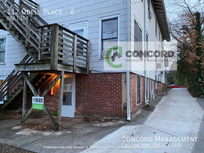 112 Odell Pl in Greensboro, NC - Foto de edificio - Building Photo