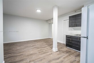 8300 Abbott Ave in Miami Beach, FL - Building Photo - Building Photo