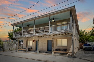 5 Oceanic St in Wrightsville Beach, NC - Building Photo - Building Photo