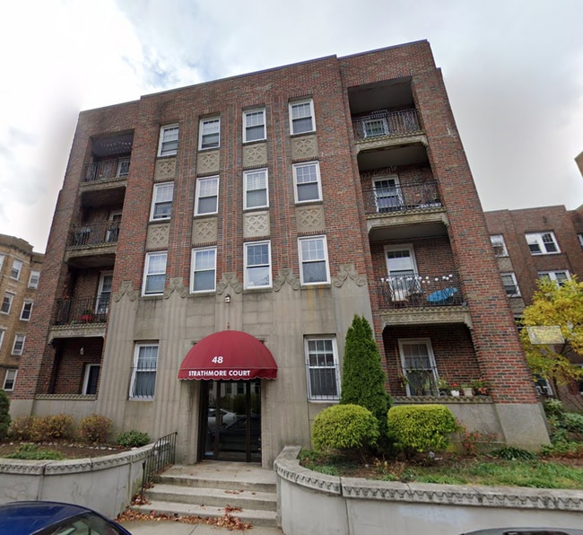 property at 52 Strathmore Rd