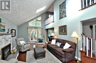 114 Lorne Ave in Newmarket, ON - Building Photo - Building Photo