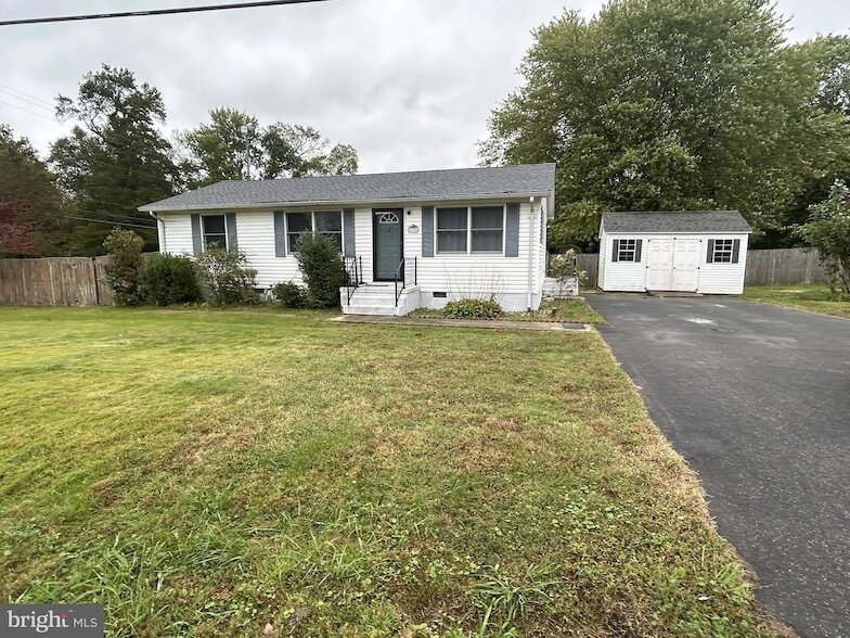 26326 Skyview Dr in Hollywood, MD - Foto de edificio