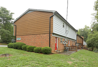 Forest Glenn Townhomes in Belmont, NC - Building Photo - Building Photo