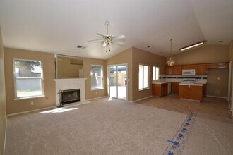 5303 W Ramona Ave in Fresno, CA - Building Photo - Building Photo