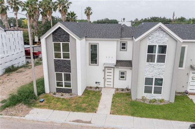 15 N Crown Point in Pharr, TX - Building Photo - Building Photo