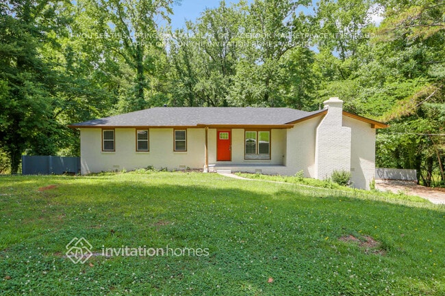 5888 Simone Dr in Stone Mountain, GA - Foto de edificio - Building Photo