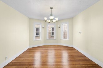 427 Ferry St in Everett, MA - Building Photo - Building Photo