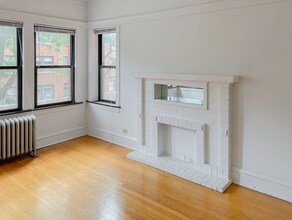 1410 W Cornelia Ave, Unit 1448-2 in Chicago, IL - Building Photo - Building Photo