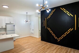 9705 Garcroft St in Houston, TX - Foto de edificio - Building Photo