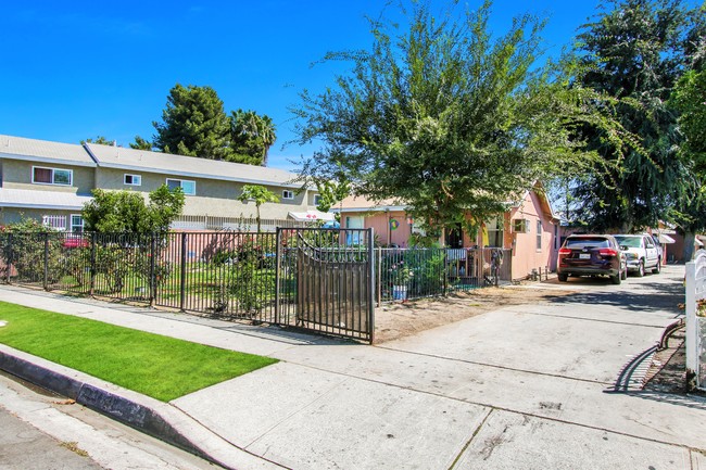 Colmar Avenue Cottages