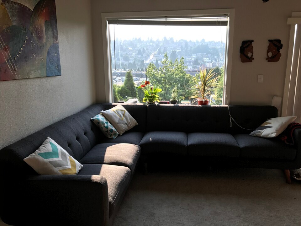 3420 15th Ave W Unit 204, Unit Urban Terrace in Seattle, WA - Building Photo