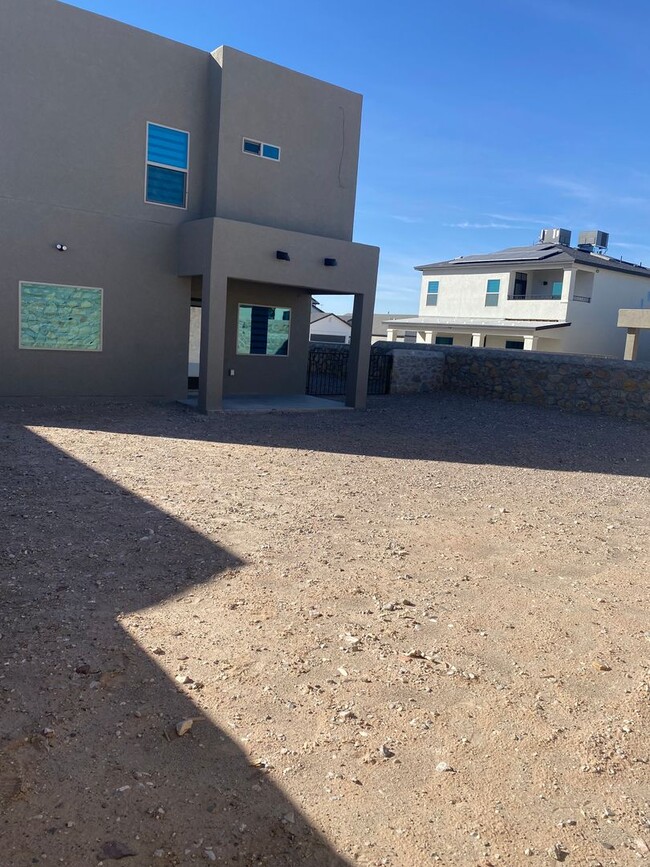 7809 Enchanted Pk Dr in El Paso, TX - Building Photo - Building Photo