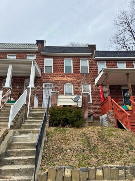 2438 Druid Park Dr in Baltimore, MD - Building Photo
