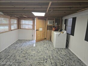 28 Mixon Rd in Saint Helena Island, SC - Building Photo - Building Photo