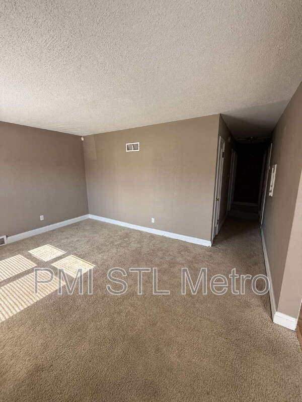 6737 Kenwood Dr in St. Louis, MO - Building Photo - Building Photo