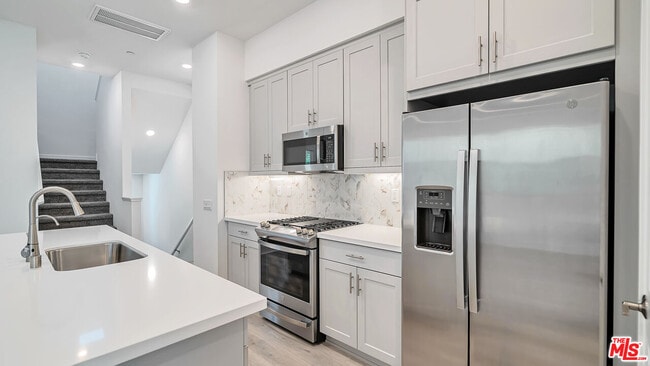 1679 Lexington Ln in Los Angeles, CA - Building Photo - Building Photo