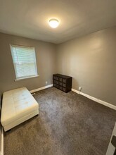 911 St Dunstans Rd in Baltimore, MD - Building Photo - Building Photo