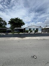 5861 NE 18th Ave in Fort Lauderdale, FL - Building Photo - Building Photo