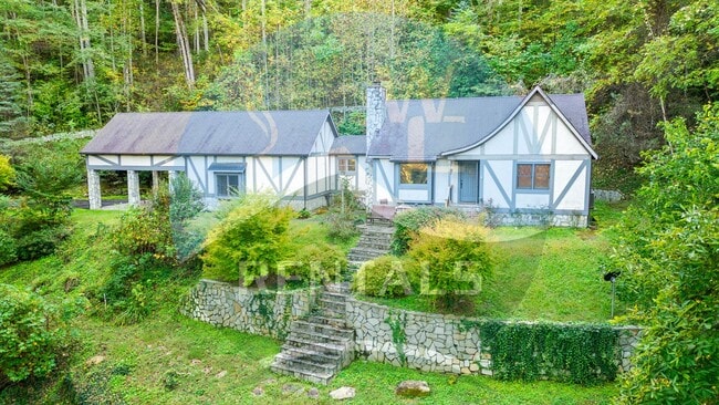 25 Castle Rdg Rd in Cullowhee, NC - Building Photo - Building Photo