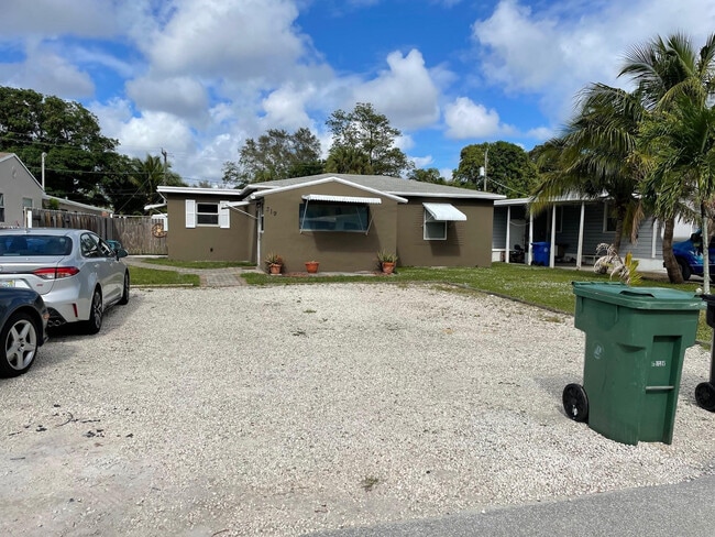 property at 319 SW 15th St