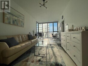 2916 Hwy 7 in Vaughan, ON - Building Photo - Building Photo