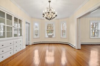 50 Kenwood St, Unit 1 in Brookline, MA - Building Photo - Building Photo