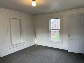 207 W 4th St in Muscatine, IA - Building Photo - Building Photo