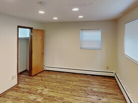 49 E 14th Ave in Columbus, OH - Building Photo