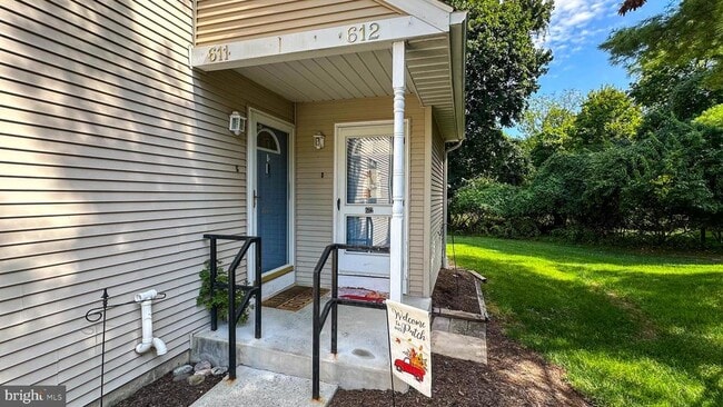 property at 611 Maplewood Ave