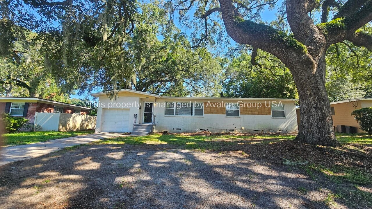 5433 Oliver St S in Jacksonville, FL - Foto de edificio