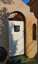 100 NE 43rd St in Miami, FL - Building Photo - Building Photo