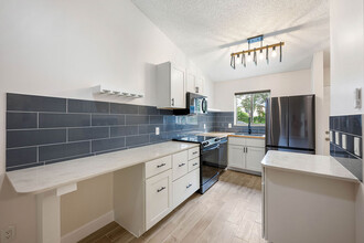 5214 Stacy St Apartments in West Palm Beach, FL - Building Photo - Interior Photo