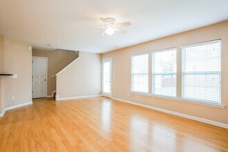 820 Willow Bay Dr in Fuquay Varina, NC - Building Photo - Building Photo