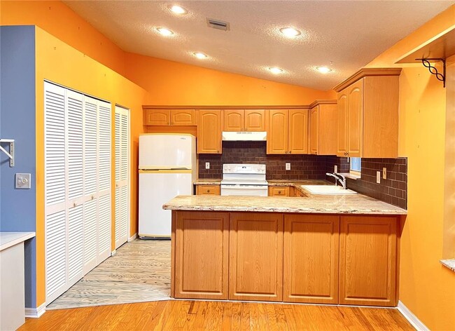3802 NW 122nd Ter in Sunrise, FL - Building Photo - Building Photo