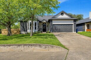 9408 Doliver Dr in Austin, TX - Building Photo