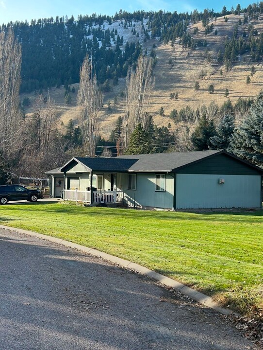 4500 Buttercup Ln in Missoula, MT - Foto de edificio