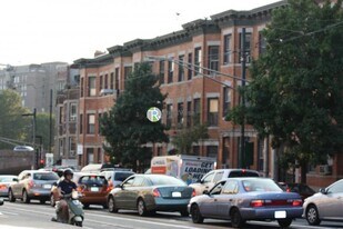 887 Huntington Ave in Boston, MA - Building Photo