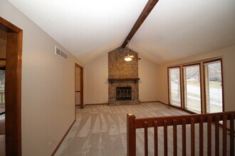 11616 Oakmont St in Overland Park, KS - Building Photo - Building Photo