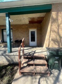 704 Blue Earth St photo'