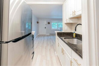 93 Henry Law Ave in Dover, NH - Building Photo - Building Photo